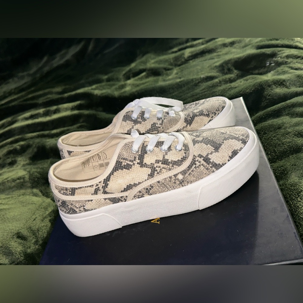 Platform Snakeskin Pattern Sneakers